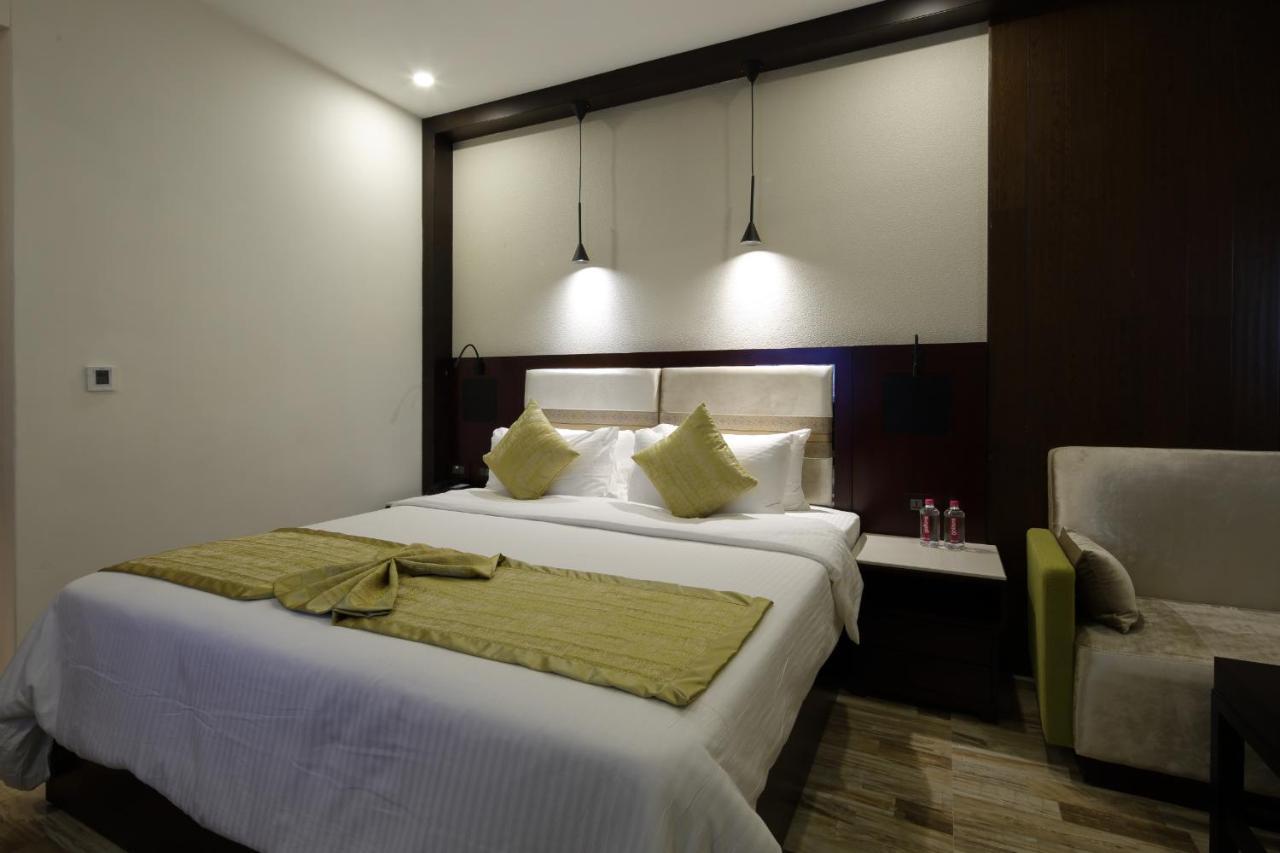 Regenta Inn Ranip Ahmedabad Exterior foto