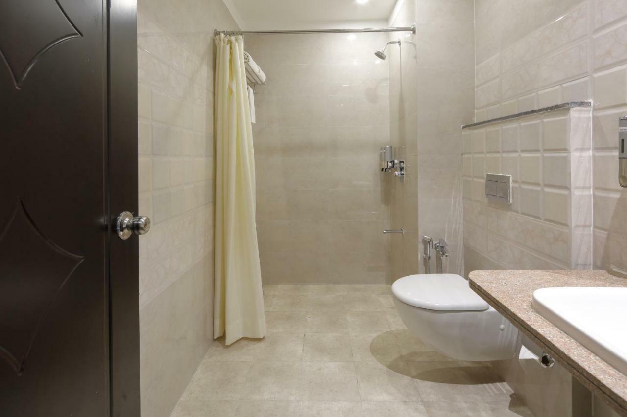 Regenta Inn Ranip Ahmedabad Exterior foto