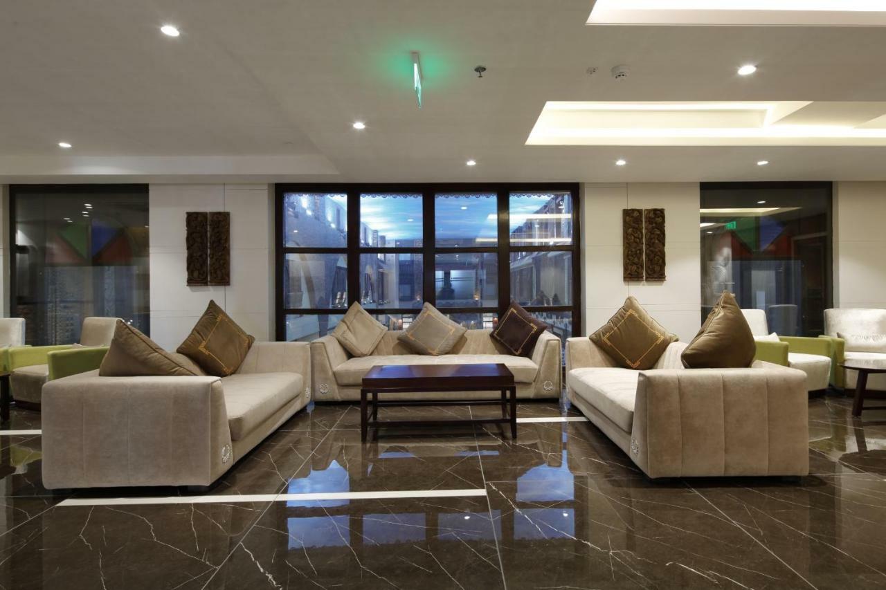 Regenta Inn Ranip Ahmedabad Exterior foto
